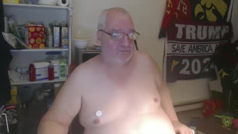Snapshot of usgoober chatting on January 8, 2:25 am Eric online show from January 8, 2:25 am