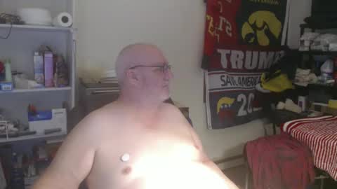 Snapshot of usgoober chatting on February 20, 4:28 am Eric online show from February 20, 4:28 am