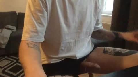 Snapshot of uwantitno chatting on December 9, 7:28 am uwantitno online show from December 9, 7:28 am