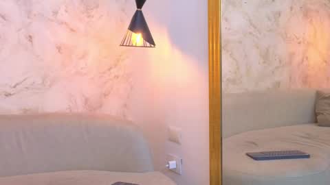 Snapshot of valentino_thompson chatting on October 15, 9:33 pm valentino_thompson online show from October 15, 9:33 pm