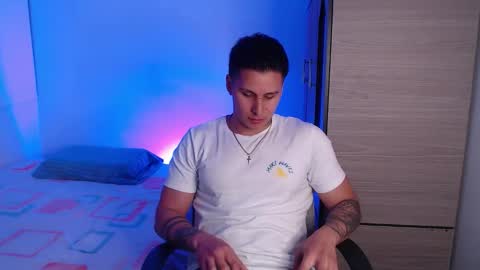 VALENTINO online show from February 6, 11:34 pm