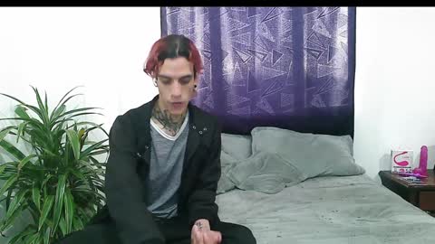 Snapshot of vamp_noah chatting on December 30, 8:36 pm Vamp Noah and Dan online show from December 30, 8:36 pm