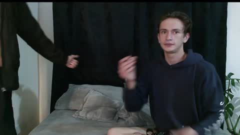 Snapshot of vamp_noah chatting on December 25, 5:37 am Vamp Noah and Dan online show from December 25, 5:37 am