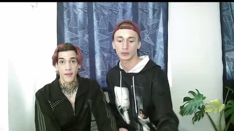 Snapshot of vamp_noah chatting on December 5, 7:18 pm Vamp Noah and Dan online show from December 5, 7:18 pm