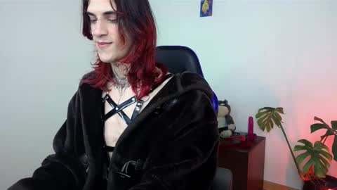 Snapshot of vamp_noah chatting on October 30, 1:19 am Vamp Noah and Dan online show from October 30, 1:19 am