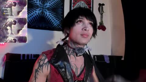 david guzman i model independenthelp me with a thumbs up online show from February 12, 3:45 am