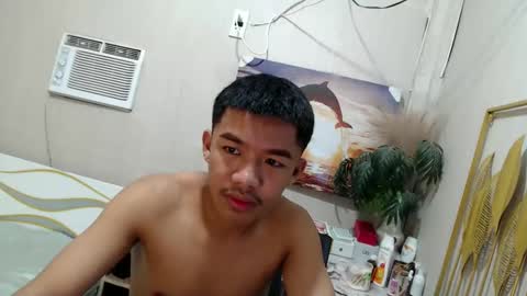 vanxxx2005 online show from March 9, 10:41 pm