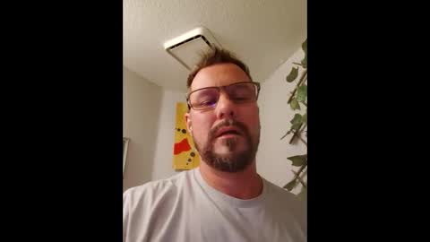 Snapshot of vegasdadbod chatting on February 21, 11:21 pm vegasdadbod online show from February 21, 11:21 pm