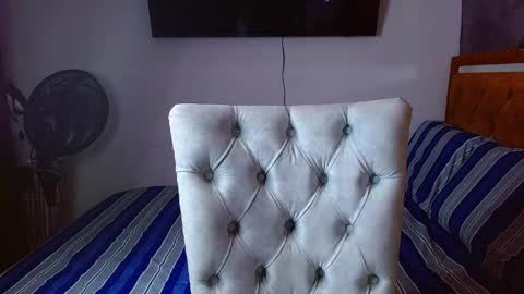 velk_hot1 online show from April 14, 12:27 pm