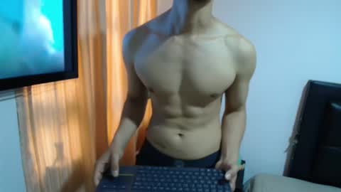 versatileguuy online show from March 19, 10:13 pm