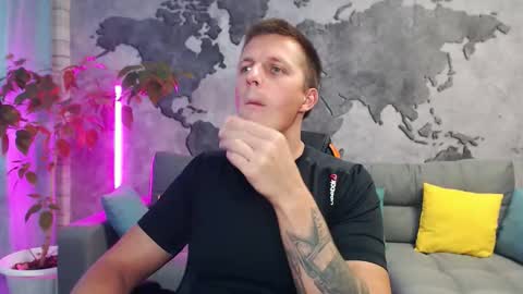 Snapshot of vikingchrisss chatting on October 18, 10:20 am vikingchrisss online show from October 18, 10:20 am