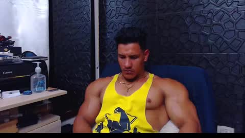 Snapshot of viktorherrera chatting on January 14, 4:40 pm Viktor Herrera online show from January 14, 4:40 pm