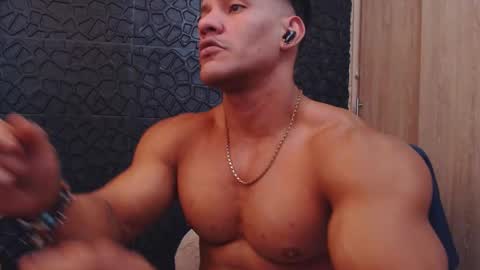 Viktor Herrera online show from December 3, 7:09 pm