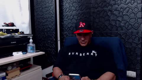 Snapshot of viktorherrera chatting on February 11, 5:18 pm Viktor Herrera online show from February 11, 5:18 pm