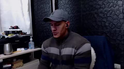 Snapshot of viktorherrera chatting on February 7, 9:58 am Viktor Herrera online show from February 7, 9:58 am