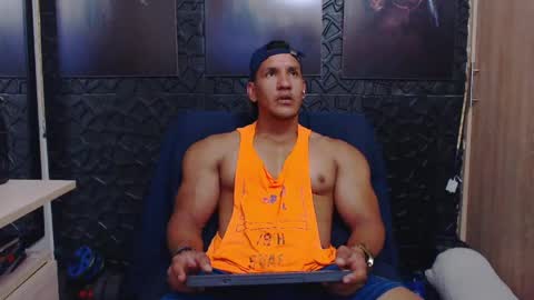 Viktor Herrera online show from April 13, 7:58 pm