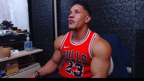 Snapshot of viktorherrera chatting on January 8, 4:02 am Viktor Herrera online show from January 8, 4:02 am