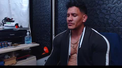 Snapshot of viktorherrera chatting on December 27, 4:15 am Viktor Herrera online show from December 27, 4:15 am