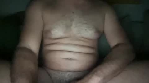 Snapshot of vincee2 chatting on December 12, 12:27 am vincee2 online show from December 12, 12:27 am