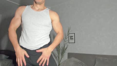 Snapshot of vincent_o chatting on December 5, 12:44 pm Vincent. uncut 18cm online show from December 5, 12:44 pm