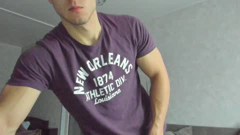 Snapshot of vincent_o chatting on December 4, 10:35 am Vincent. uncut 18cm online show from December 4, 10:35 am