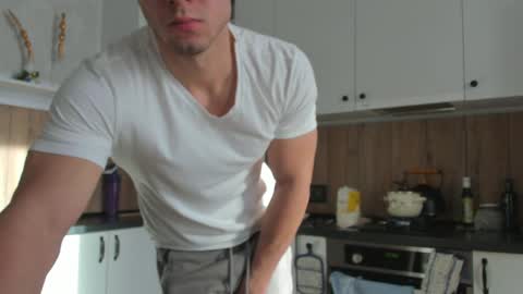 Snapshot of vincent_o chatting on January 4, 8:39 am Vincent. uncut 18cm online show from January 4, 8:39 am
