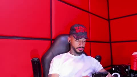 ---Vinzen--- online show from February 25, 5:08 am