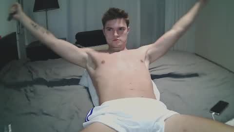 Snapshot of vouvoucouple chatting on December 20, 6:02 pm Tim online show from December 20, 6:02 pm