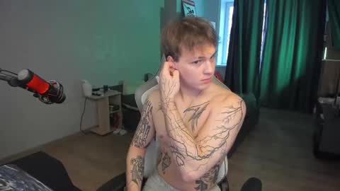 Snapshot of vova_belkin_ chatting on October 22, 9:57 am vova online show from October 22, 9:57 am