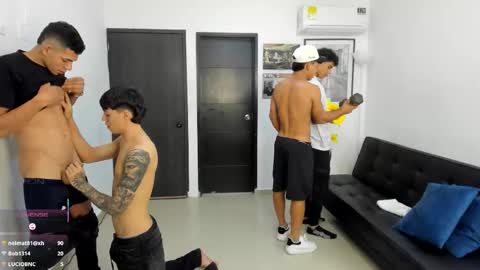 voyeurism_guys online show from February 28, 11:48 pm