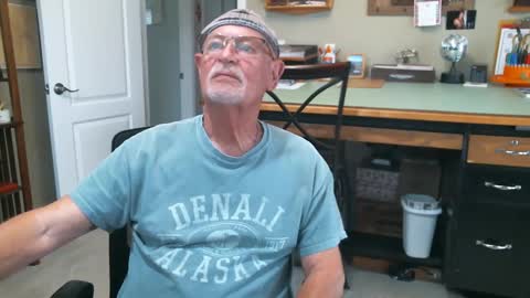 Snapshot of vueuorme chatting on December 11, 6:59 pm Vueuorme online show from December 11, 6:59 pm