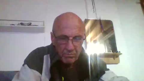 wow online show from October 19, 7:44 am