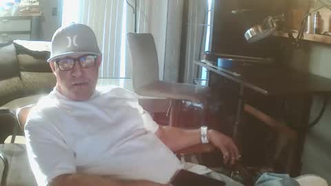 inittogetitin online show from December 4, 11:56 pm