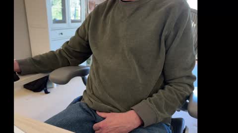 Luvs To Play. online show from January 14, 2:32 pm