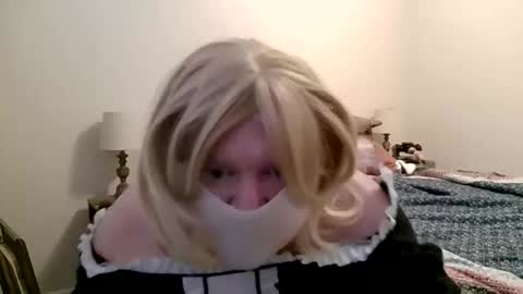 weirdo11511 online show from November 3, 2:52 pm