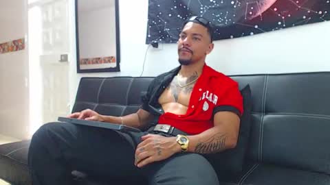 Wesley Rogger online show from November 28, 9:16 pm