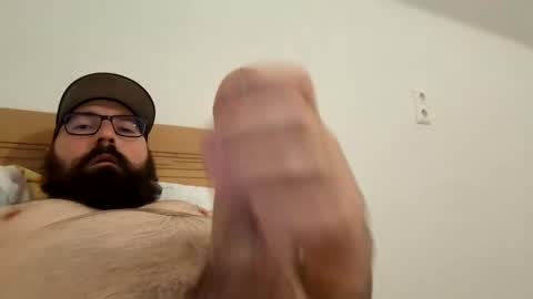 wheely19871606 online show from February 23, 2:43 pm