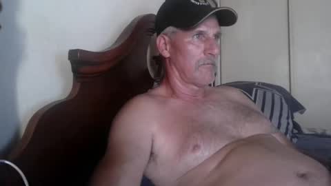 wheenidude online show from May 6, 3:34 pm