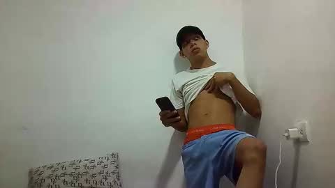 white boy online show from February 13, 5:02 am