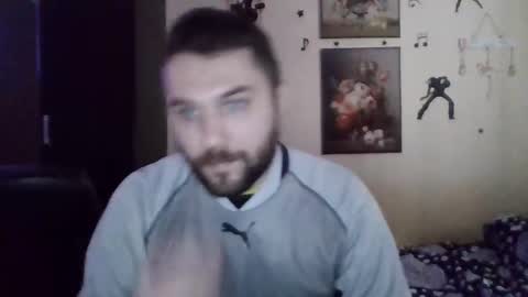 whiteboyjulius online show from December 4, 12:14 pm