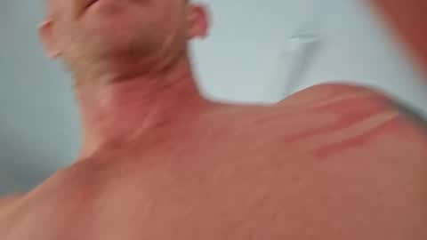 Snapshot of whitehung87 chatting on February 28, 12:43 am whitehung87 online show from February 28, 12:43 am