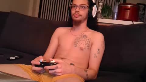 whosten0 online show from December 17, 1:35 am