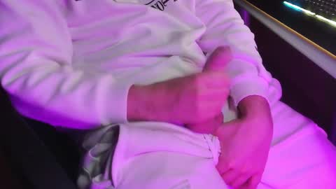 Carlos online show from December 4, 8:51 pm