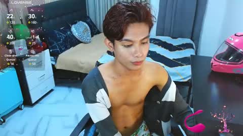 Snapshot of wildesttwinky chatting on March 7, 3:39 pm Arvie Rubio online show from March 7, 3:39 pm