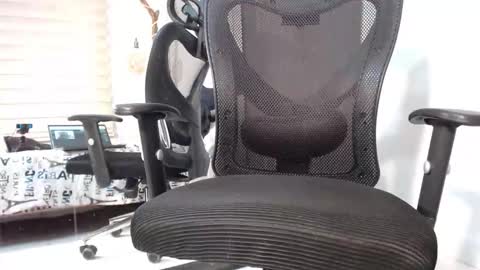 lewis21 online show from February 26, 5:53 am