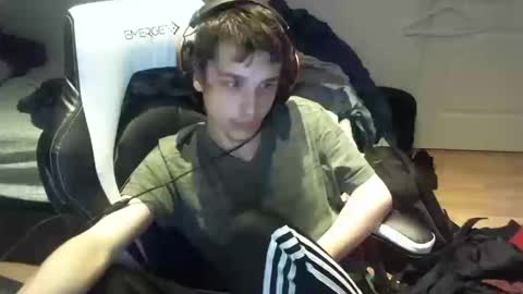 willfro_ online show from October 11, 2:04 am