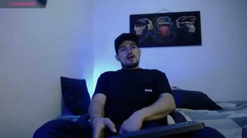 william_steel_ online show from July 5, 1:07 pm