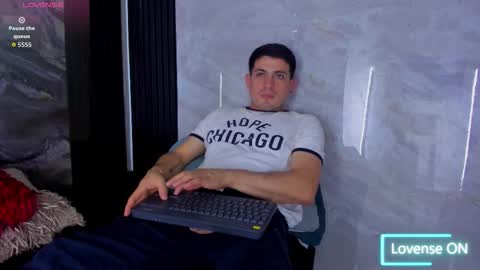 Snapshot of william_steel_ chatting on October 16, 3:36 am william_steel_ online show from October 16, 3:36 am