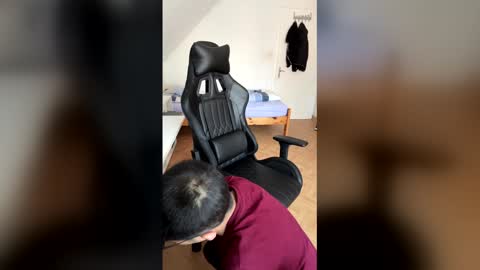 willifeng__ online show from March 22, 7:46 am