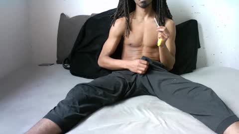 Snapshot of willingwillwet chatting on January 29, 10:37 am Call me Babe online show from January 29, 10:37 am